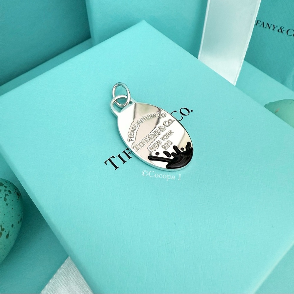 🤍 Tiffany & Co. 🖤 Return To Tiffany Black Splash Tag Oval Charm / Pendant 🤍 - Picture 2 of 6